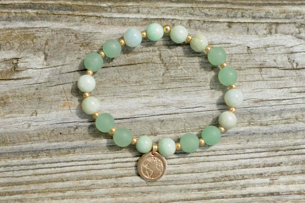 BE ONE. BE KIND. AVENTURINE AND AMAZONITE BRACELET WITH GOLD GLASS BEADS